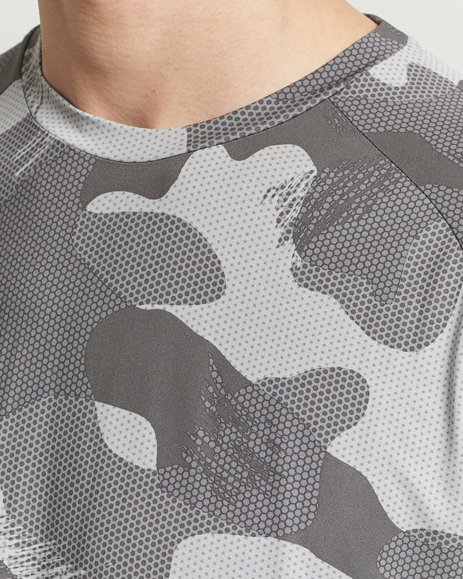 Homme | T-shirts | RLX Ralph Lauren | Peached Airflow Camo Crew Neck T-Shirt Grey