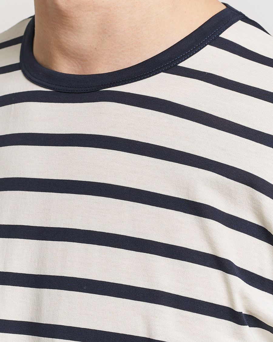 Heren | T-shirts | Sunspel | Striped Crew Neck Cotton Tee Ecru/Navy