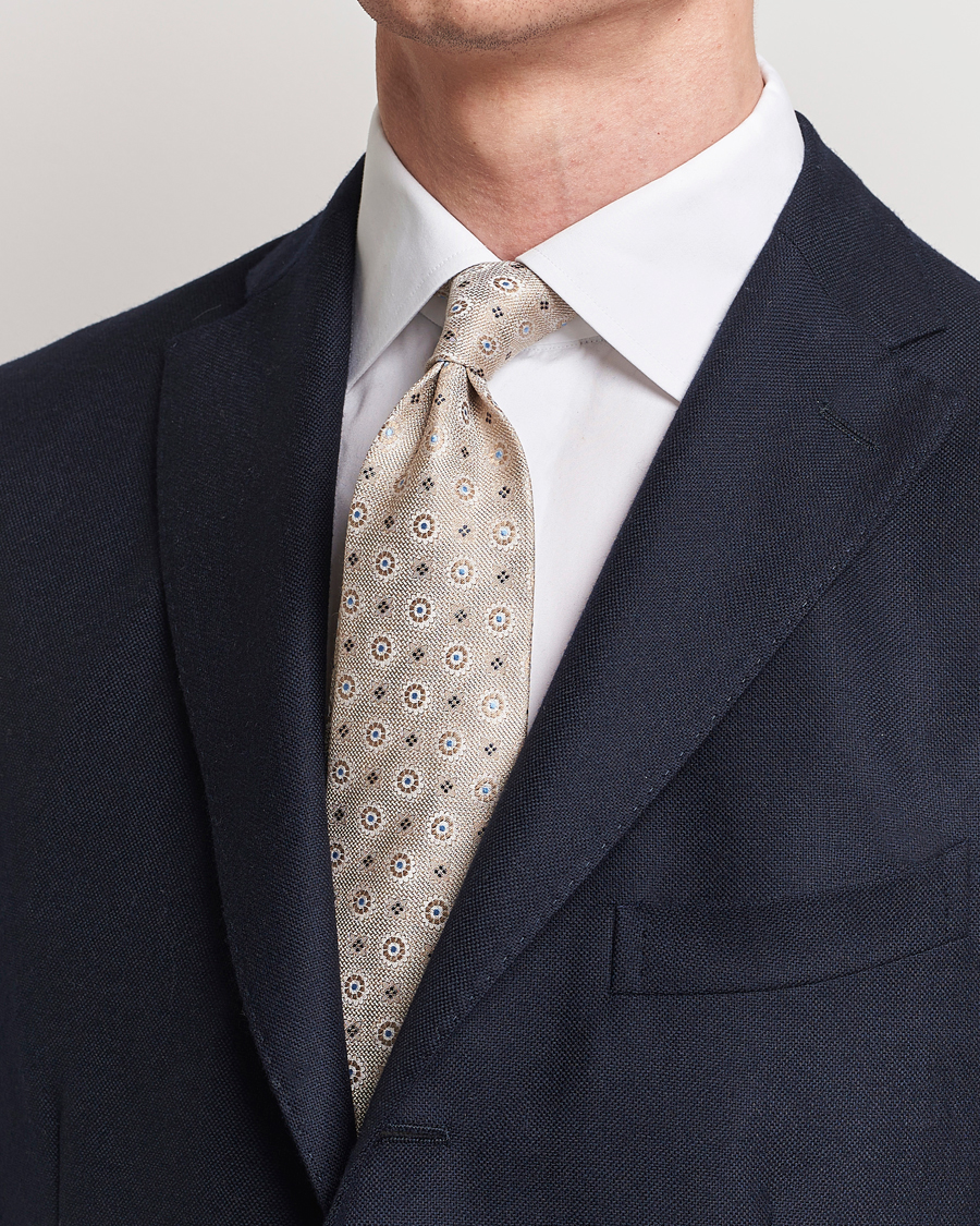 Homme | Amanda Christensen Linen/Silk Printed Flower 8cm Tie Beige | Amanda Christensen | Linen/Silk Printed Flower 8cm Tie Beige