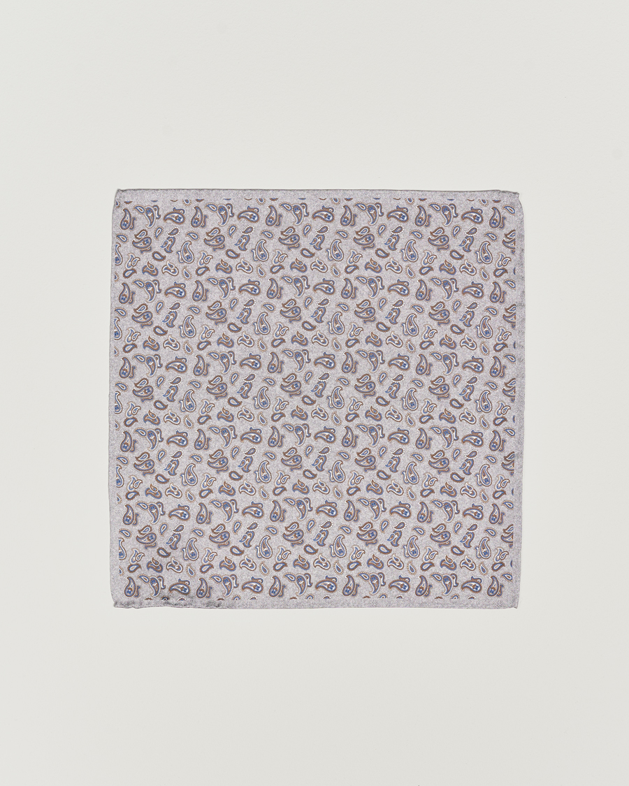 Heren | Amanda Christensen Silk Oxford Printed Paisley Pocket Square Light Grey | Amanda Christensen | Silk Oxford Printed Paisley Pocket Square Light Grey
