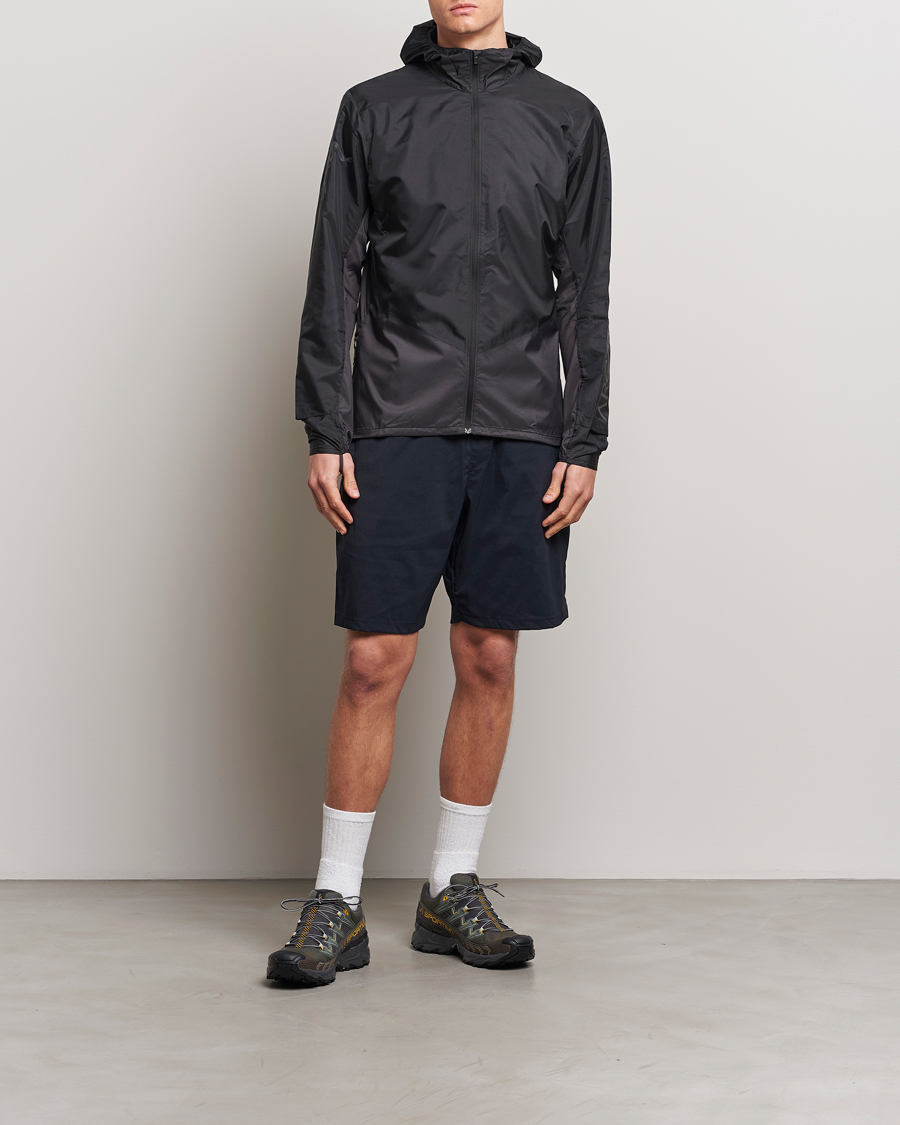 Heren | Jassen | Arc'teryx | Norvan Windshell Hooded Jacket Black/Graphite