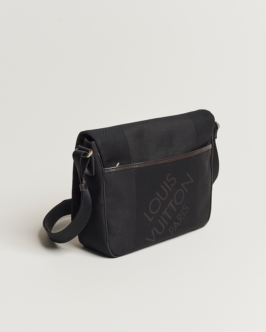 Homme | Louis Vuitton Pre-Owned Canvas Messenger Bag Damier Geant | Louis Vuitton Pre-Owned | Canvas Messenger Bag Damier Geant