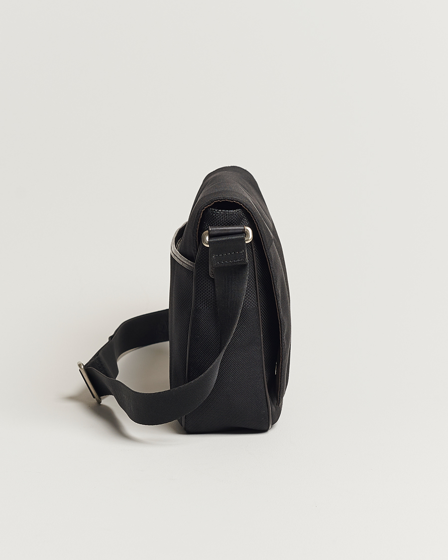 Homme | Louis Vuitton Pre-Owned Canvas Messenger Bag Damier Geant | Louis Vuitton Pre-Owned | Canvas Messenger Bag Damier Geant