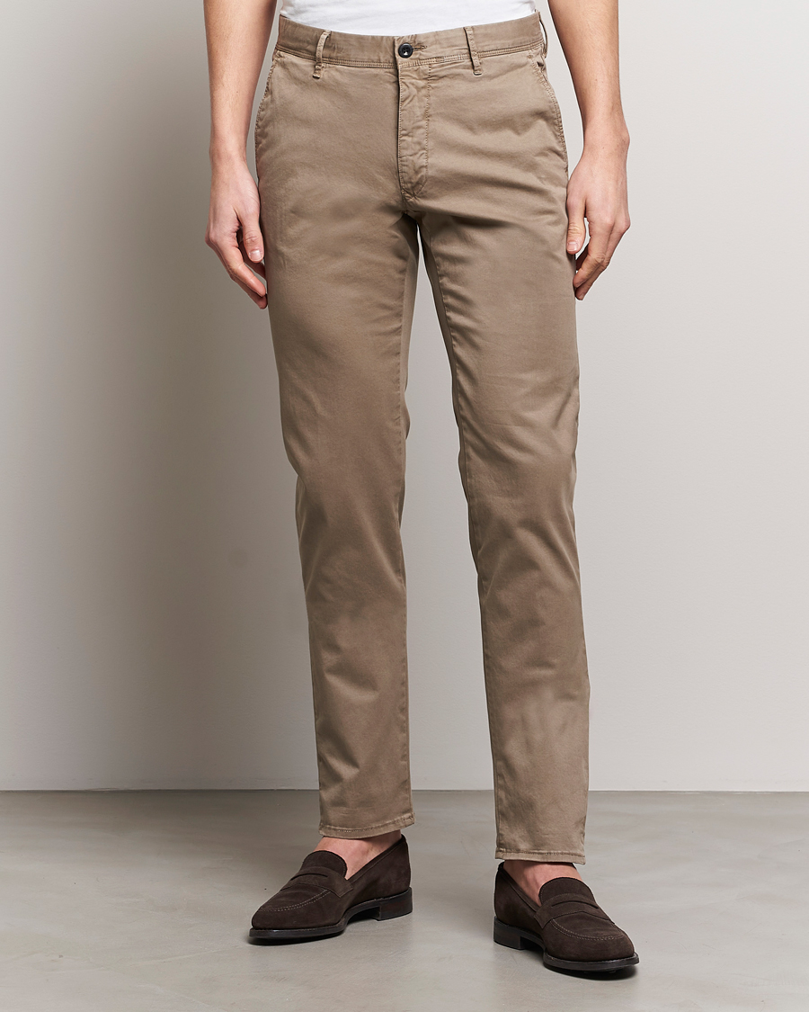 Homme | Pantalons | Incotex | Slim Fit Garment Dyed Slacks Light Brown