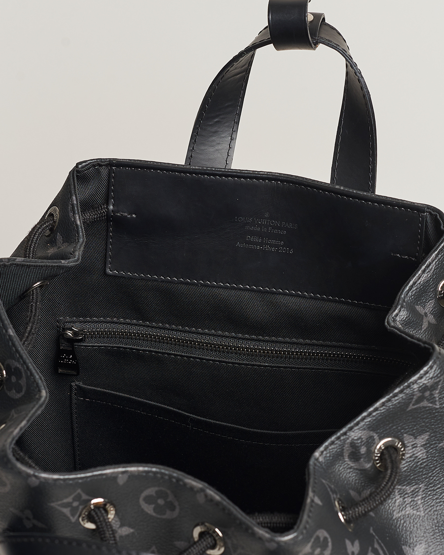 Homme | Louis Vuitton Pre-Owned Explorer Backpack Monogram Eclipse | Louis Vuitton Pre-Owned | Explorer Backpack Monogram Eclipse
