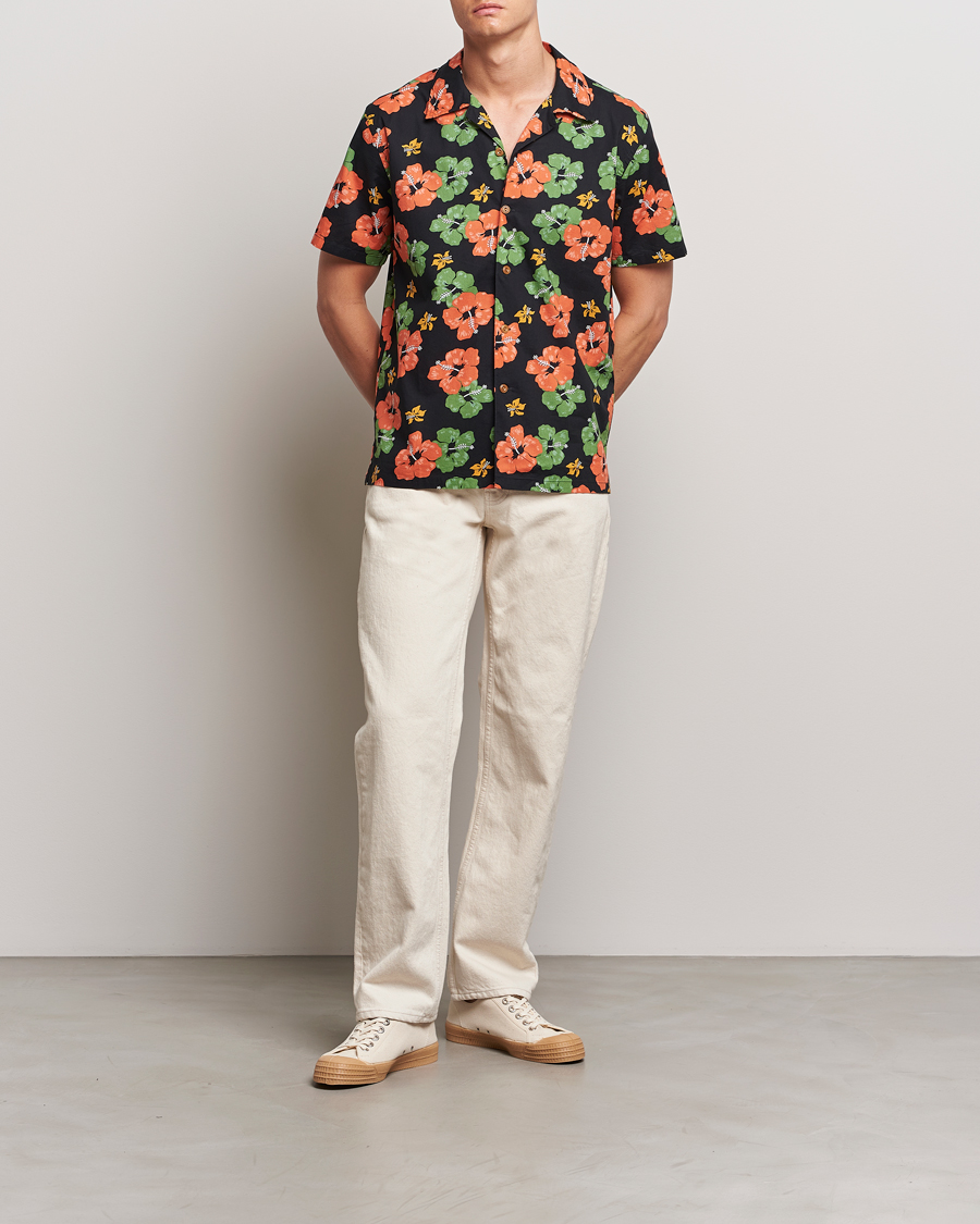 Heren | Overhemden | Nudie Jeans | Arvid Flower Hawaii Shirt Black
