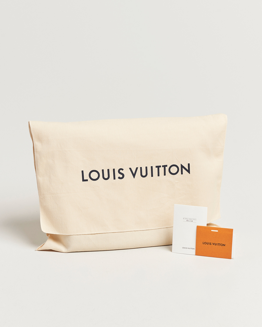 Homme | Louis Vuitton Pre-Owned District PM Messenger Bag Damier Graphite | Louis Vuitton Pre-Owned | District PM Messenger Bag Damier Graphite