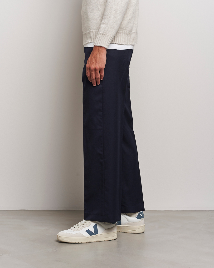 Homme | Veja V-90 Leather Sneaker Extra White California | Veja | V-90 Leather Sneaker Extra White California