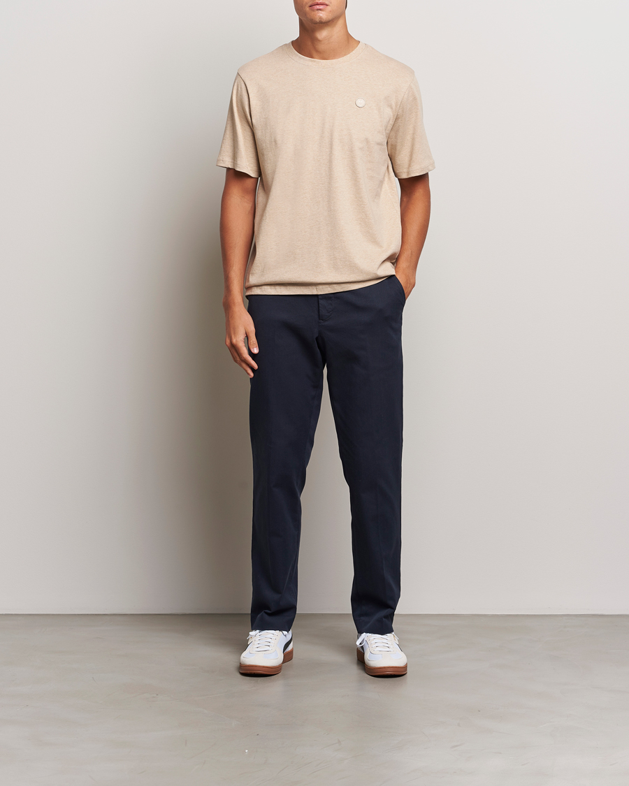 Homme | T-shirts | KnowledgeCotton Apparel | Loake Badge T-Shirt Safari Melange