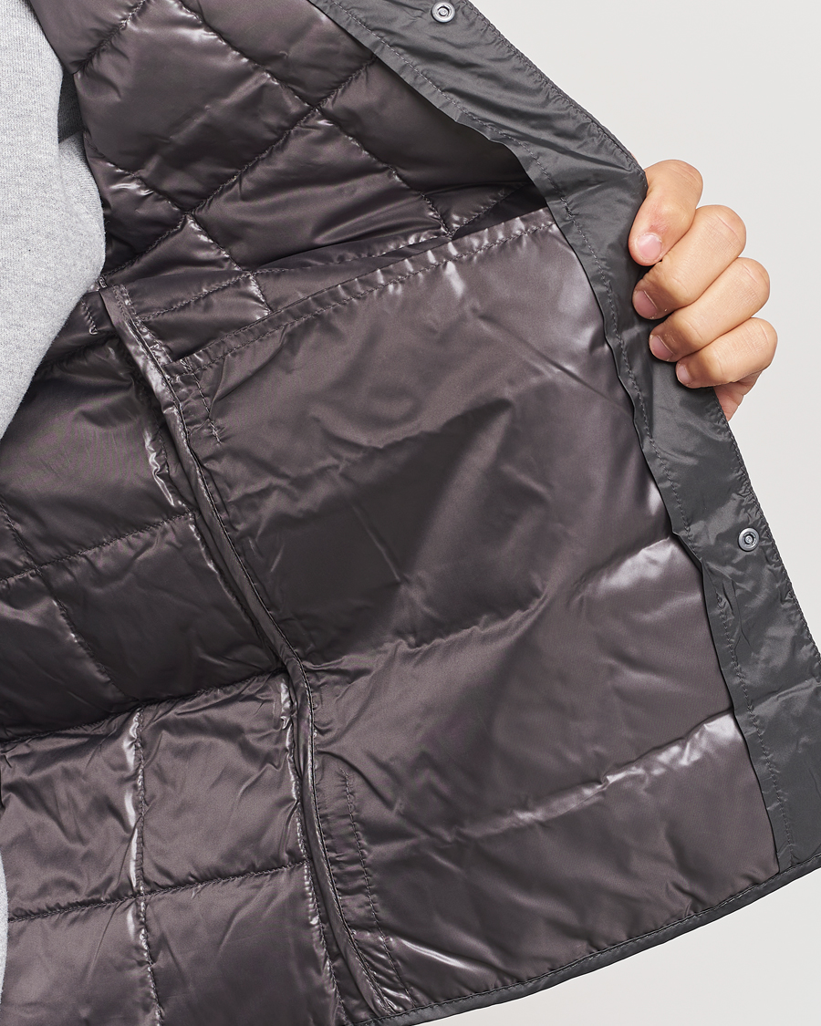 Homme | Manteaux Et Vestes | TAION | V-Neck Lightweight Down Vest Dark Grey
