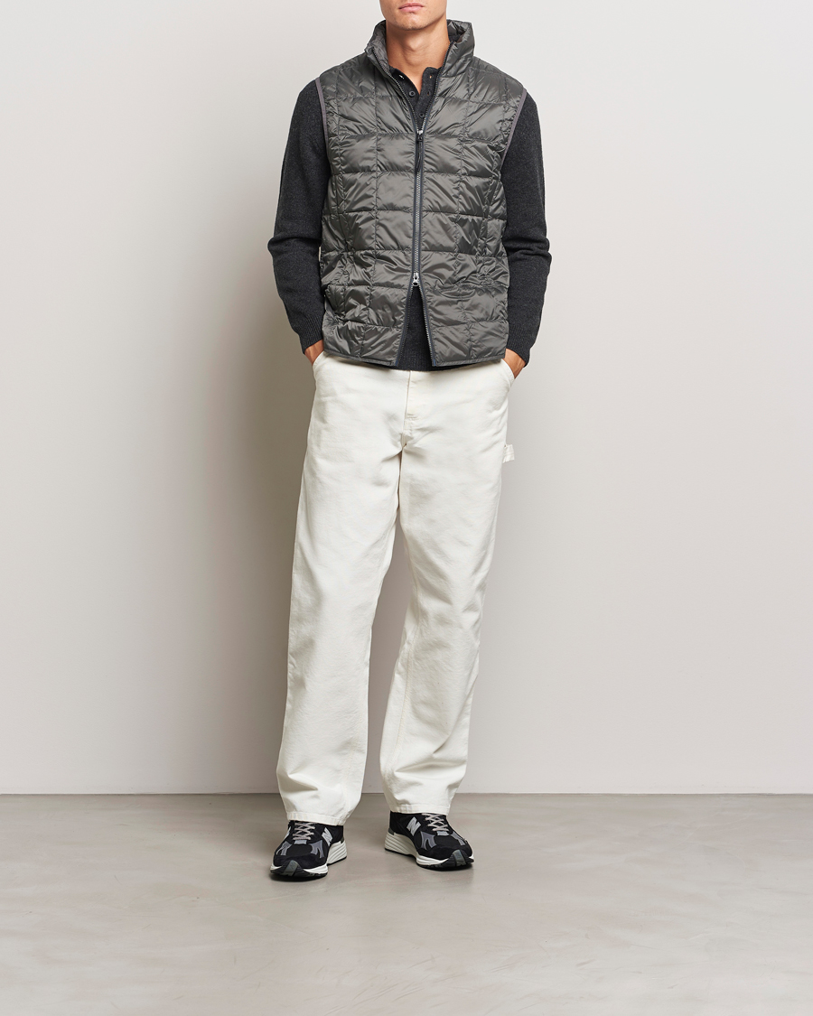 Heren | Jassen | TAION | High Neck Full Zip Lightweight Down Vest Charcoal