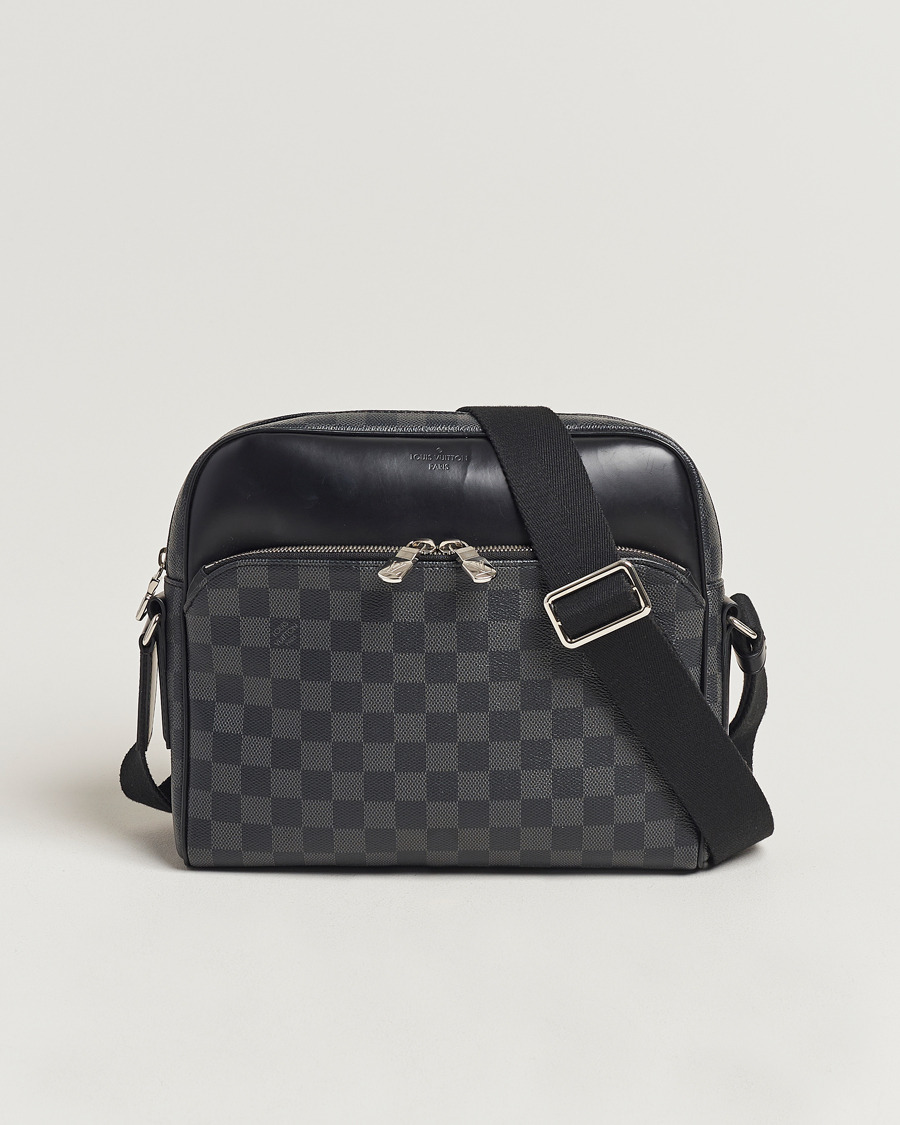 Homme | Louis Vuitton Pre-Owned Dayton Reporter MM Damier Graphite | Louis Vuitton Pre-Owned | Dayton Reporter MM Damier Graphite