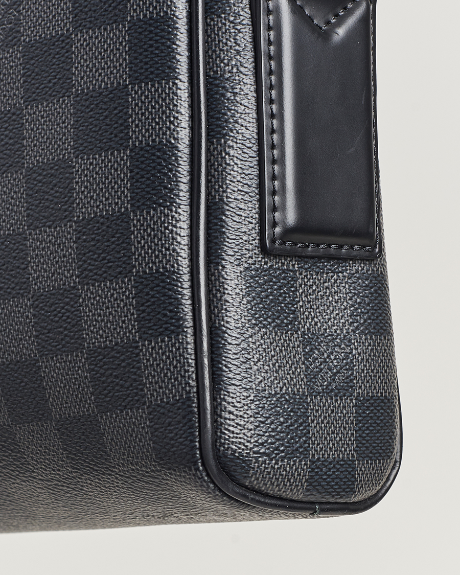 Homme | Louis Vuitton Pre-Owned Dayton Reporter MM Damier Graphite | Louis Vuitton Pre-Owned | Dayton Reporter MM Damier Graphite