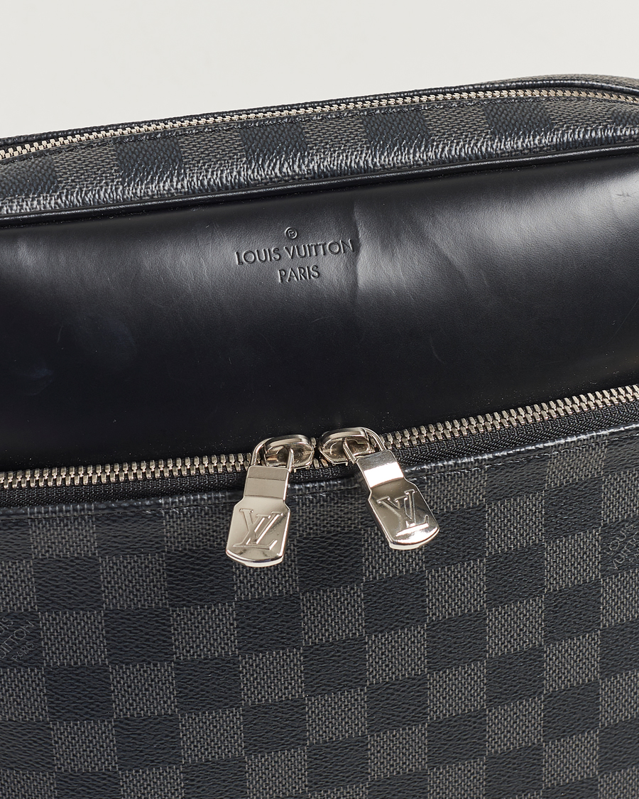 Homme | Louis Vuitton Pre-Owned Dayton Reporter MM Damier Graphite | Louis Vuitton Pre-Owned | Dayton Reporter MM Damier Graphite