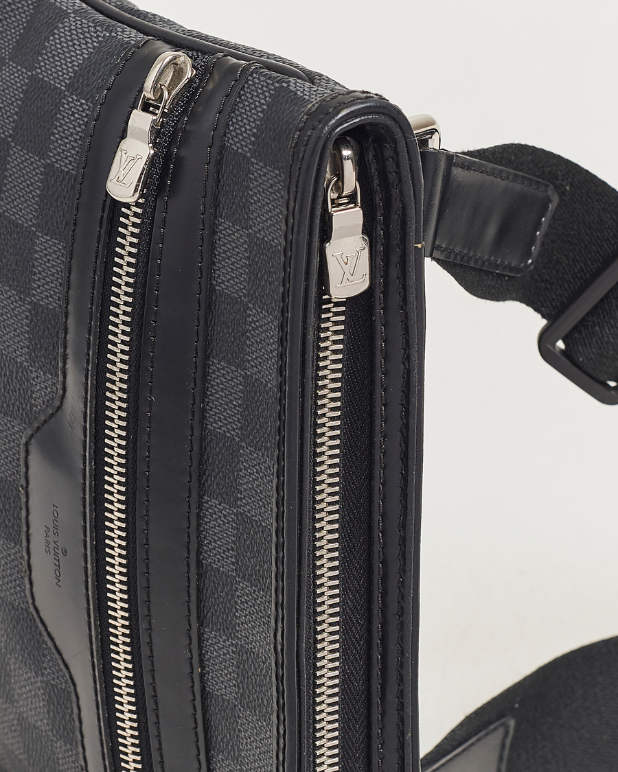 Heren | Louis Vuitton Pre-Owned Thomas Messenger Bag Damier Graphite | Louis Vuitton Pre-Owned | Thomas Messenger Bag Damier Graphite