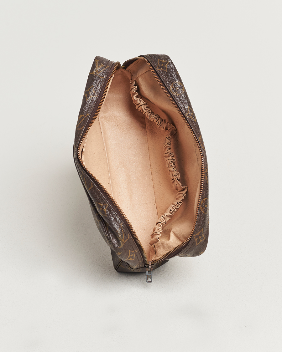 Homme | Louis Vuitton Pre-Owned Trousse Washbag 28 Monogram | Louis Vuitton Pre-Owned | Trousse Washbag 28 Monogram