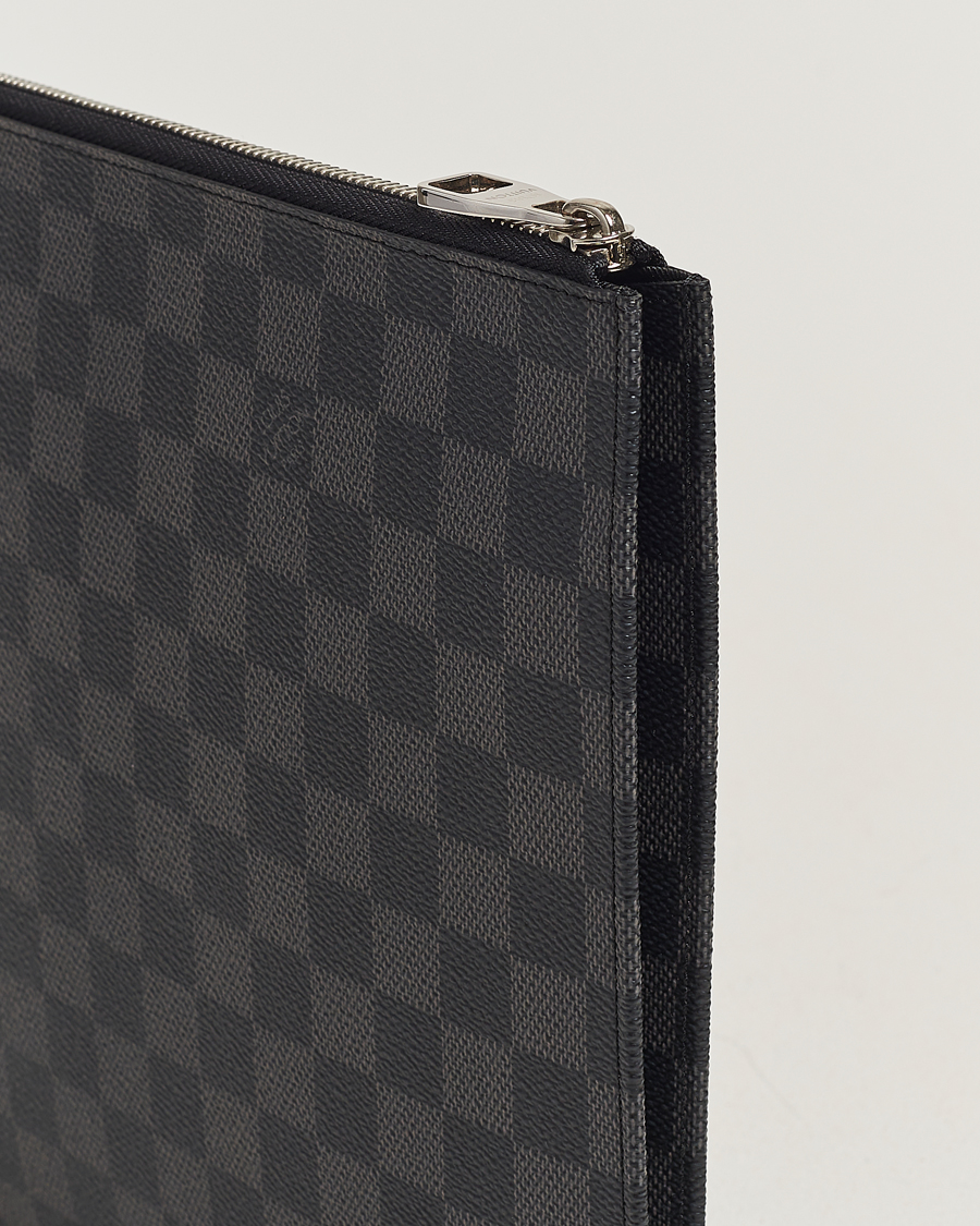 Heren | Louis Vuitton Pre-Owned Poche Joule GM Clutch Bag Damier Graphite | Louis Vuitton Pre-Owned | Poche Joule GM Clutch Bag Damier Graphite