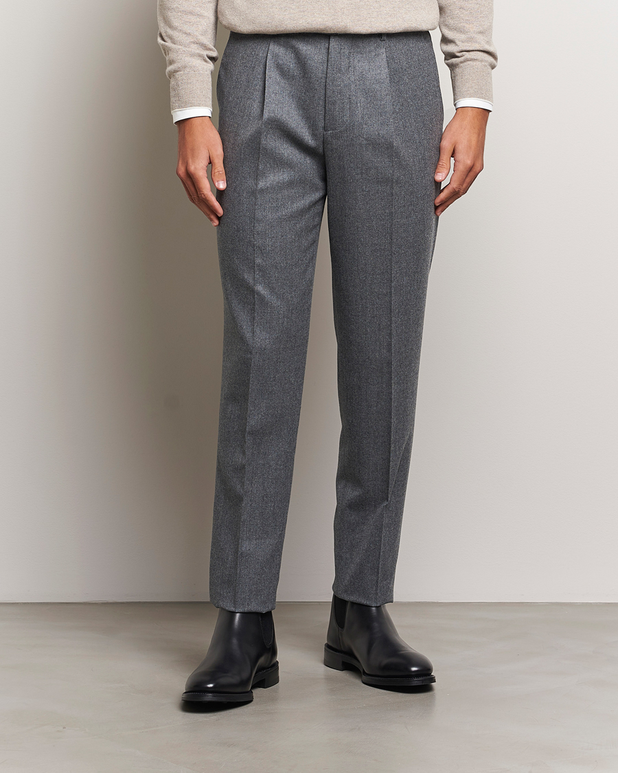 Homme | Pantalons | Brunello Cucinelli | Slim Fit Pleated Flannel Trousers Grey Melange