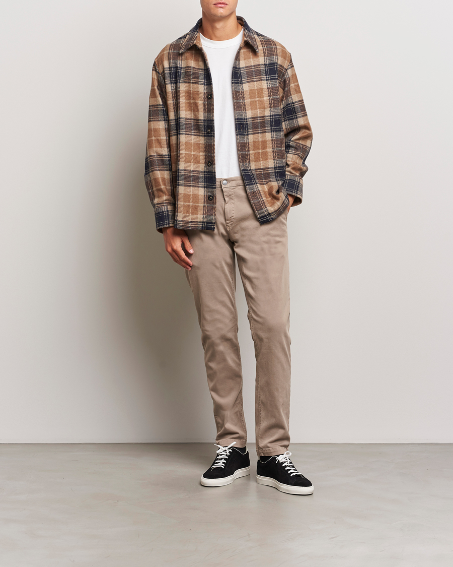 Heren | Broeken | Replay | Benni Hyperflex X-Lite Chinos Sand