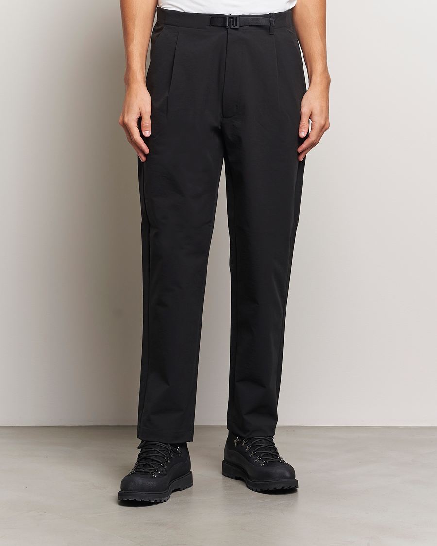 Heren | Broeken | Goldwin | One Tuck Tapered Stretch Pants Black