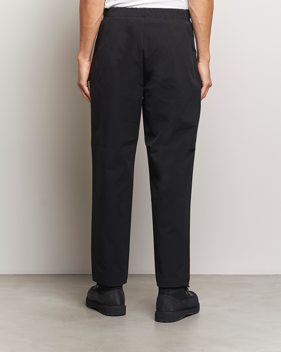 Heren | Broeken | Goldwin | One Tuck Tapered Stretch Pants Black