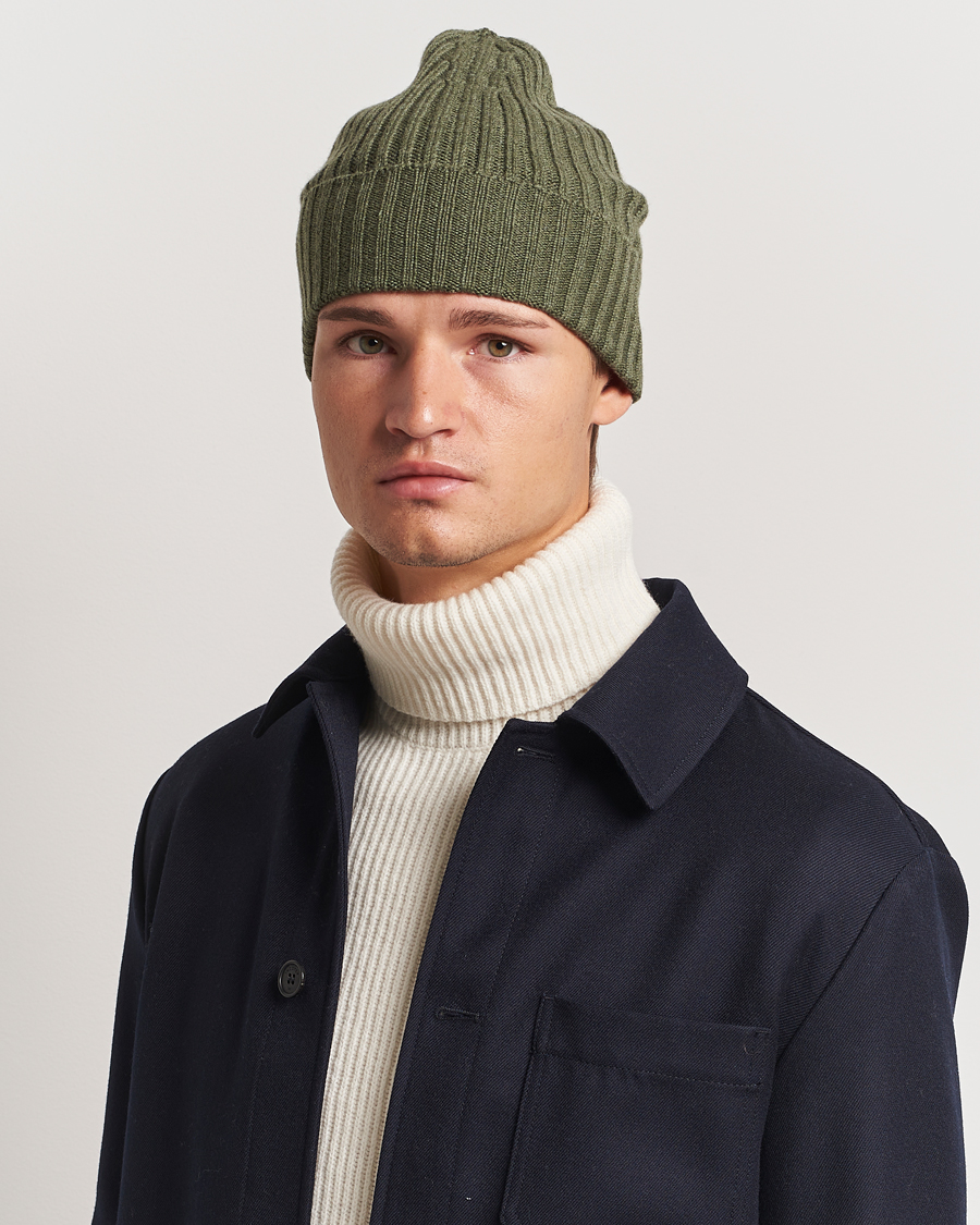Heren | Piacenza Cashmere Ribbed Cashmere Beanie Olive | Piacenza Cashmere | Ribbed Cashmere Beanie Olive