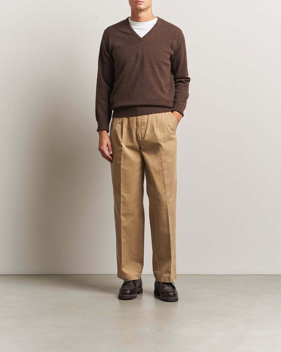Heren | Truien | William Lockie | Rob Lambswool V-Neck Mocha