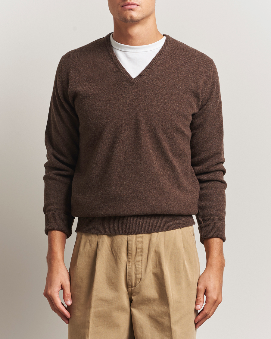 Heren | Truien | William Lockie | Rob Lambswool V-Neck Mocha