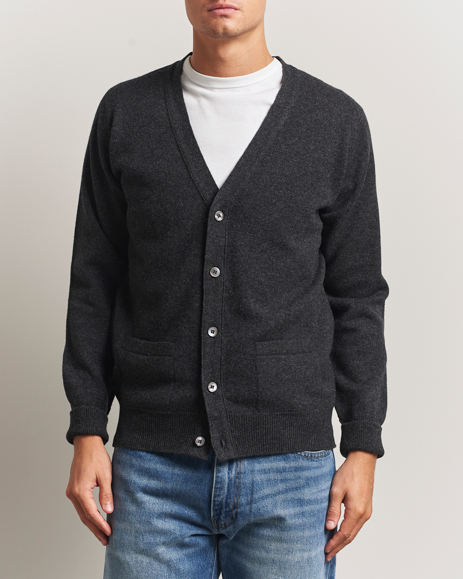 Heren | Truien | William Lockie | Rob Lambswool Cardigan Charcoal