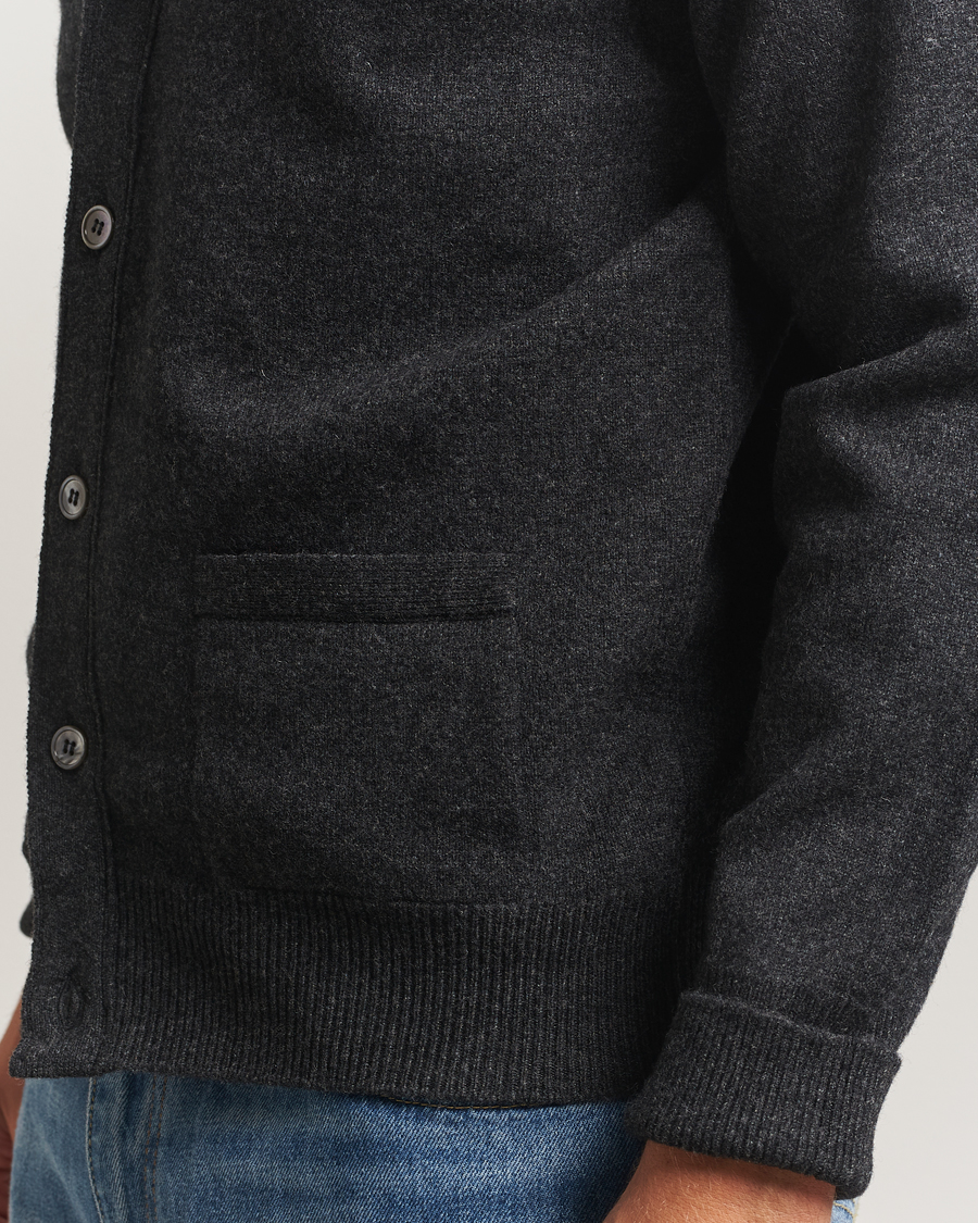 Heren | Truien | William Lockie | Rob Lambswool Cardigan Charcoal