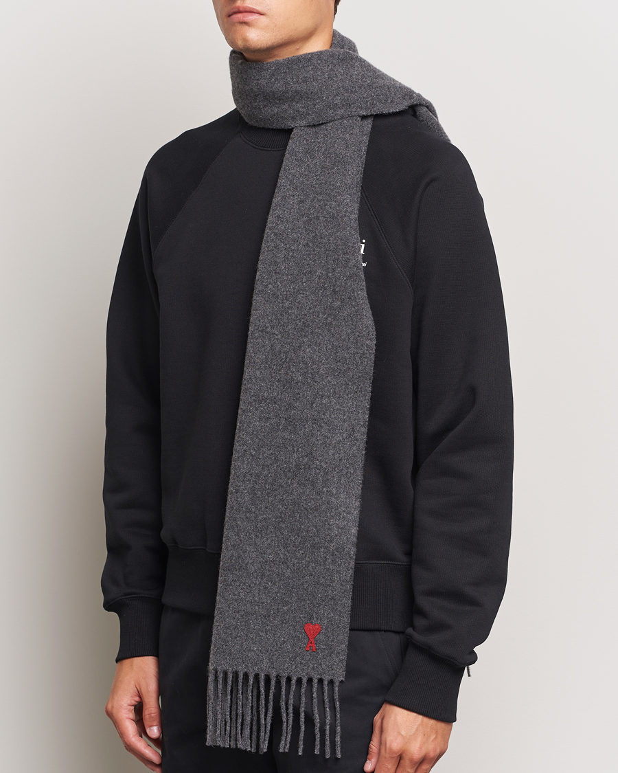Heren | AMI Heart Logo Scarf Dark Grey | AMI | Heart Logo Scarf Dark Grey