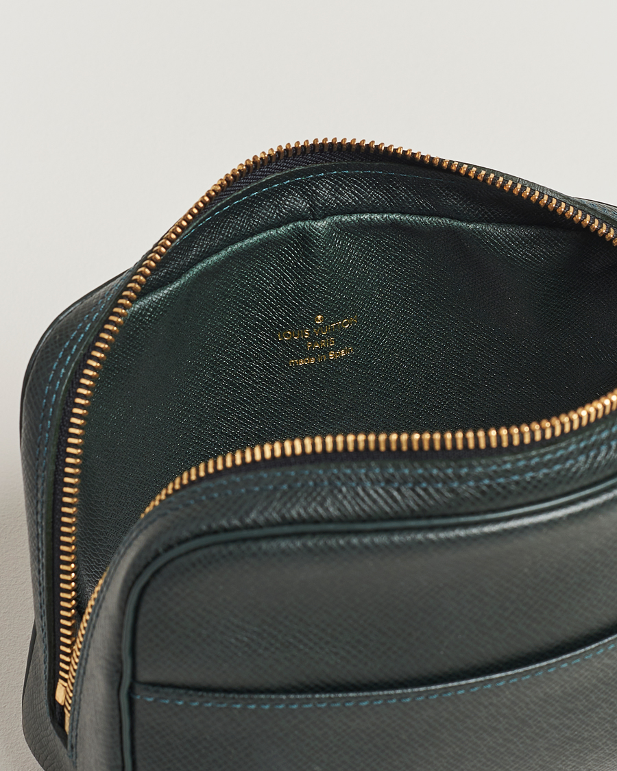Homme | Louis Vuitton Pre-Owned Pochette Accessoir Washbag Green | Louis Vuitton Pre-Owned | Pochette Accessoir Washbag Green