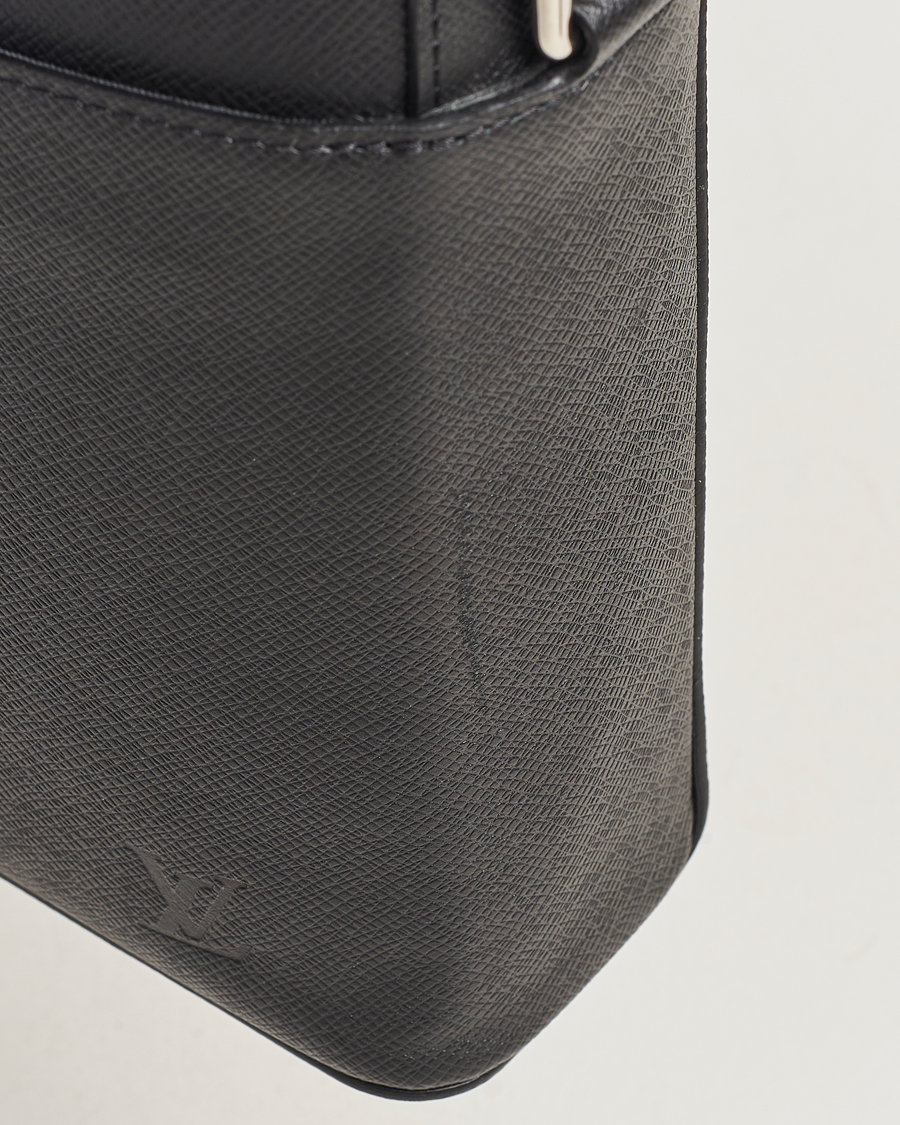 Heren | Louis Vuitton Pre-Owned Anton Messengerbag Black | Louis Vuitton Pre-Owned | Anton Messengerbag Black