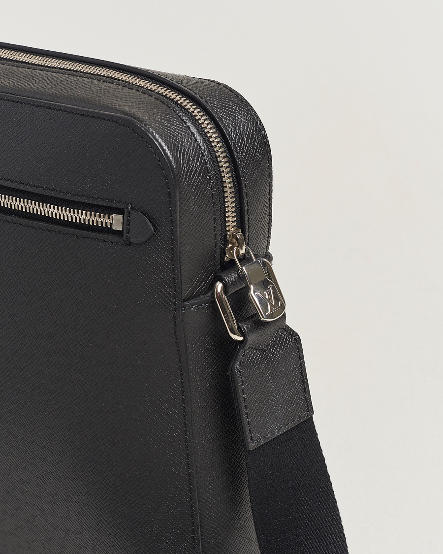 Heren | Louis Vuitton Pre-Owned Anton Messengerbag Black | Louis Vuitton Pre-Owned | Anton Messengerbag Black