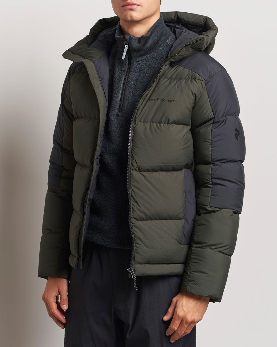 Heren | Jassen | Peak Performance | Down Puffer Hood Jacket Olive Extreme