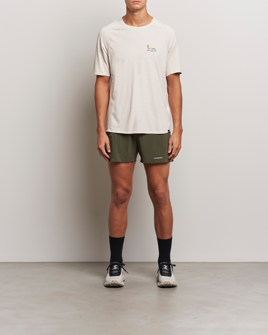 Heren | T-shirts | Patagonia | Short Sleeve Cap Cool Trail Graphic Shirt Pumice
