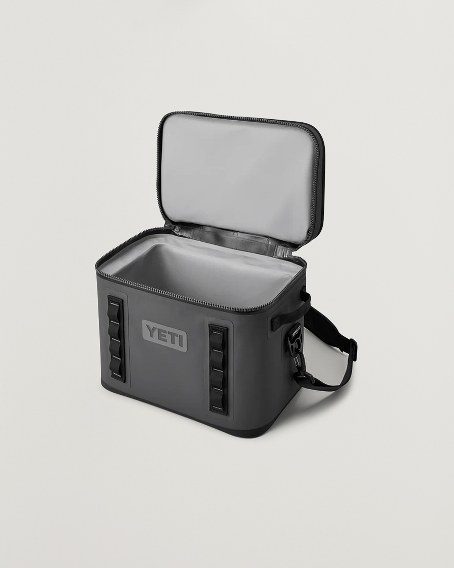 Heren | Outdoor living | YETI | Hopper Flip 18 Soft Cooler Charcoal