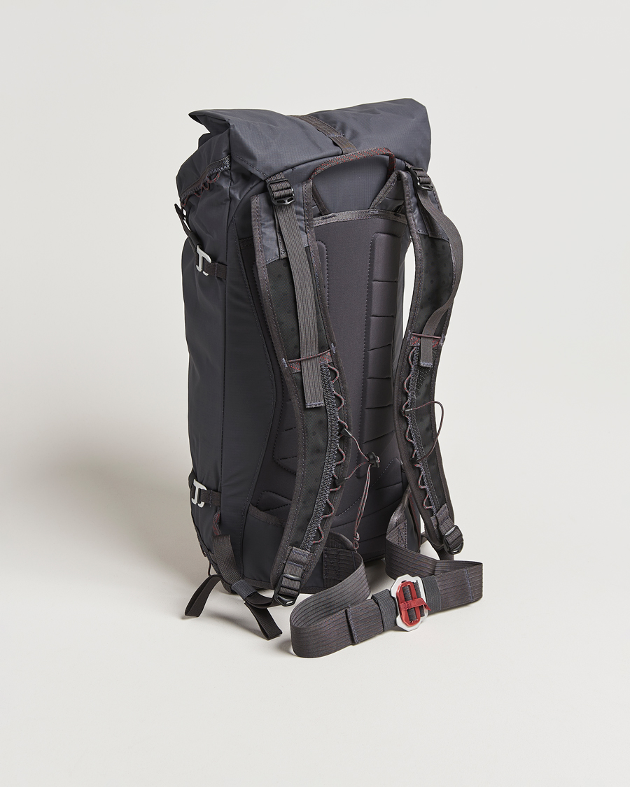 Homme | Klättermusen Ull Backpack 20L Raven | Klättermusen | Ull Backpack 20L Raven