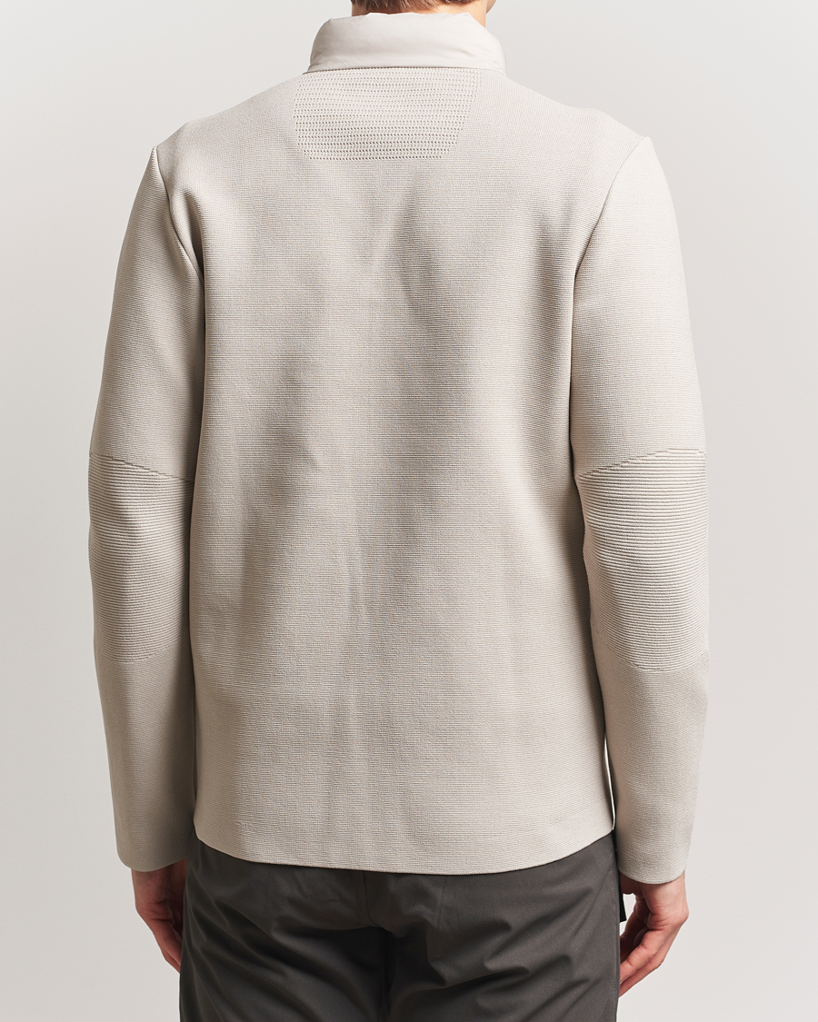 Heren | Jassen | Sail Racing | Element Seamless Hybrid Jacket Sand