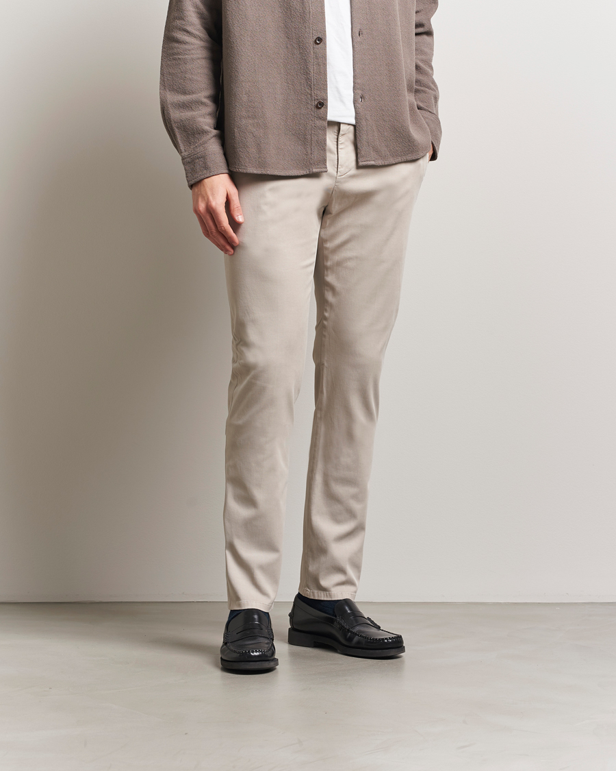 Heren | Broeken | Dondup | Spiritisimo Peached Gabardine Chino Sand