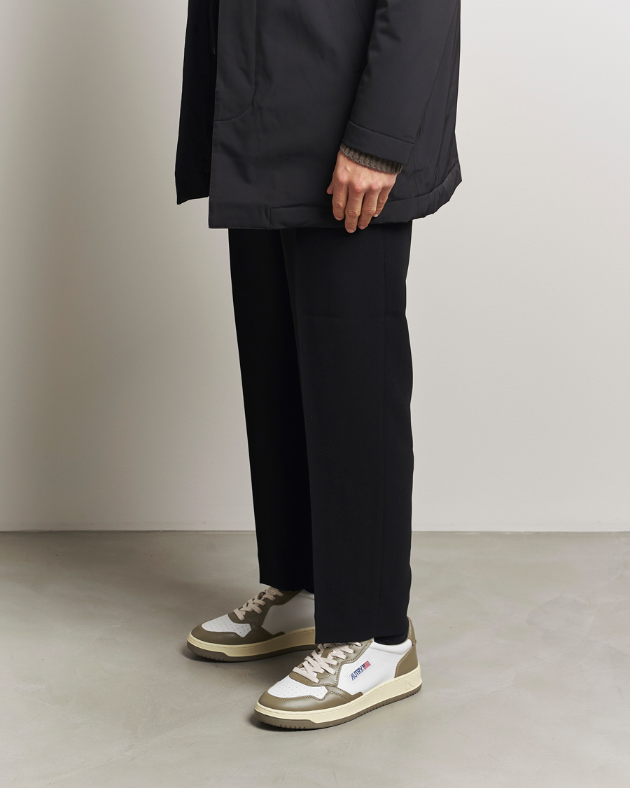 Homme | Baskets | Autry | Medalist Low Super Soft Leather Sneaker White/Covert Green