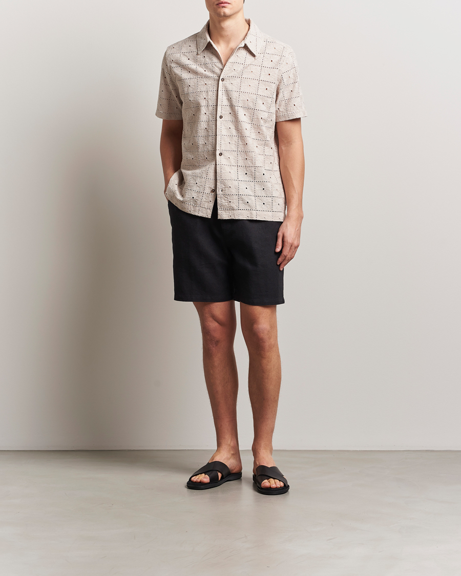 Homme | Chemises | LES DEUX | Hector Anglaise Short Sleeve Shirt Light Sand