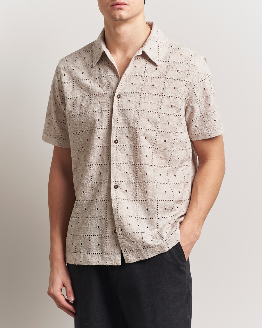 Homme | Chemises | LES DEUX | Hector Anglaise Short Sleeve Shirt Light Sand