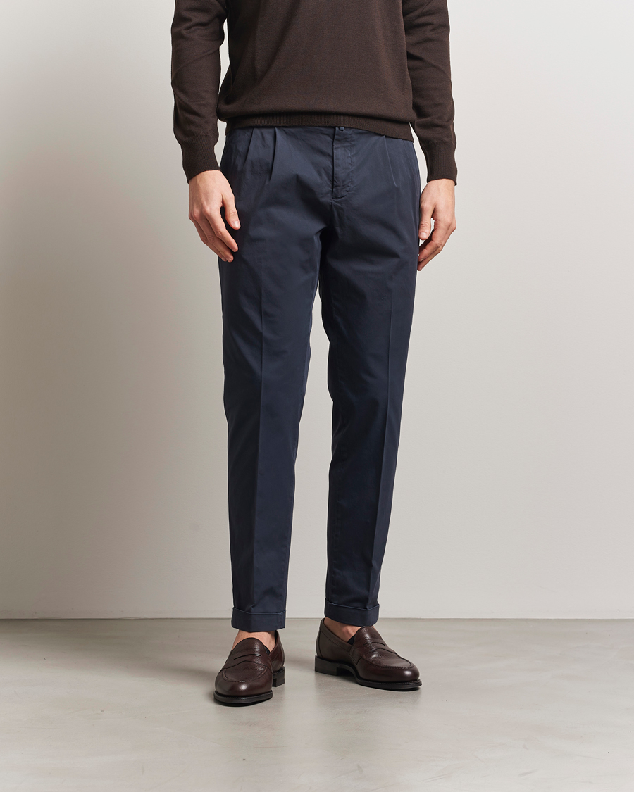 Homme | Pantalons | Briglia 1949 | Easy Fit Pleated Cotton Stretch Chino Navy