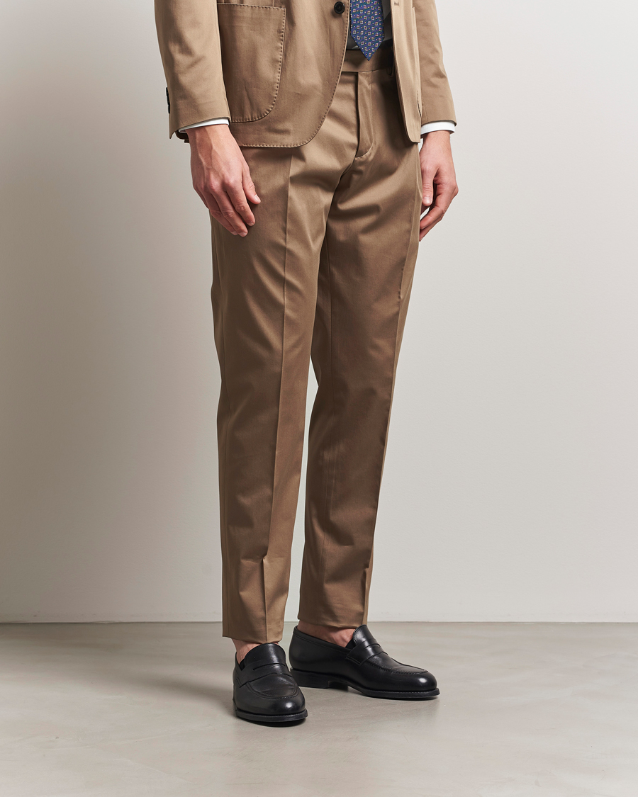 Homme | Pantalons | Lardini | Pleated Cotton Stretch Trousers Light Brown