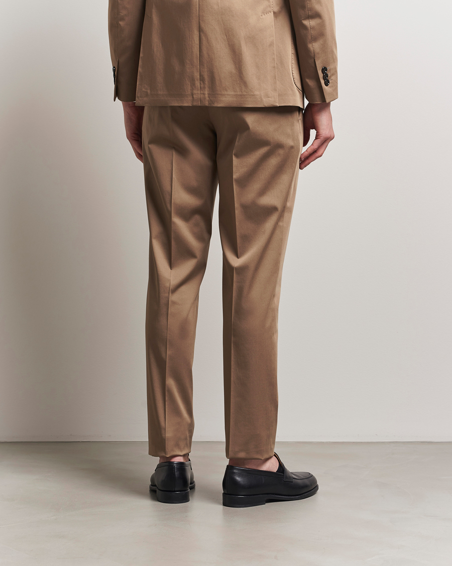 Homme | Pantalons | Lardini | Pleated Cotton Stretch Trousers Light Brown