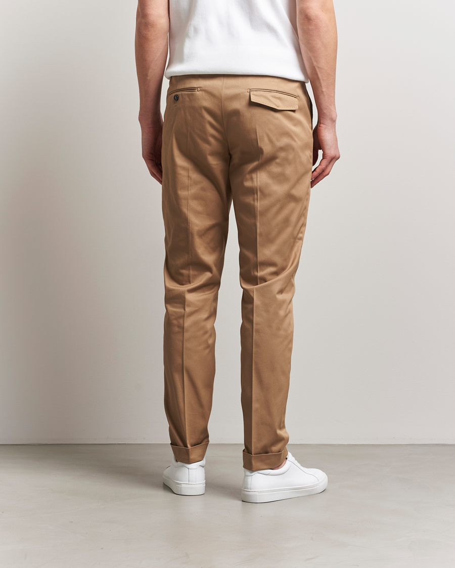 Homme | Pantalons | Tiger of Sweden | Tenuta Pleated Cotton Trousers Beige