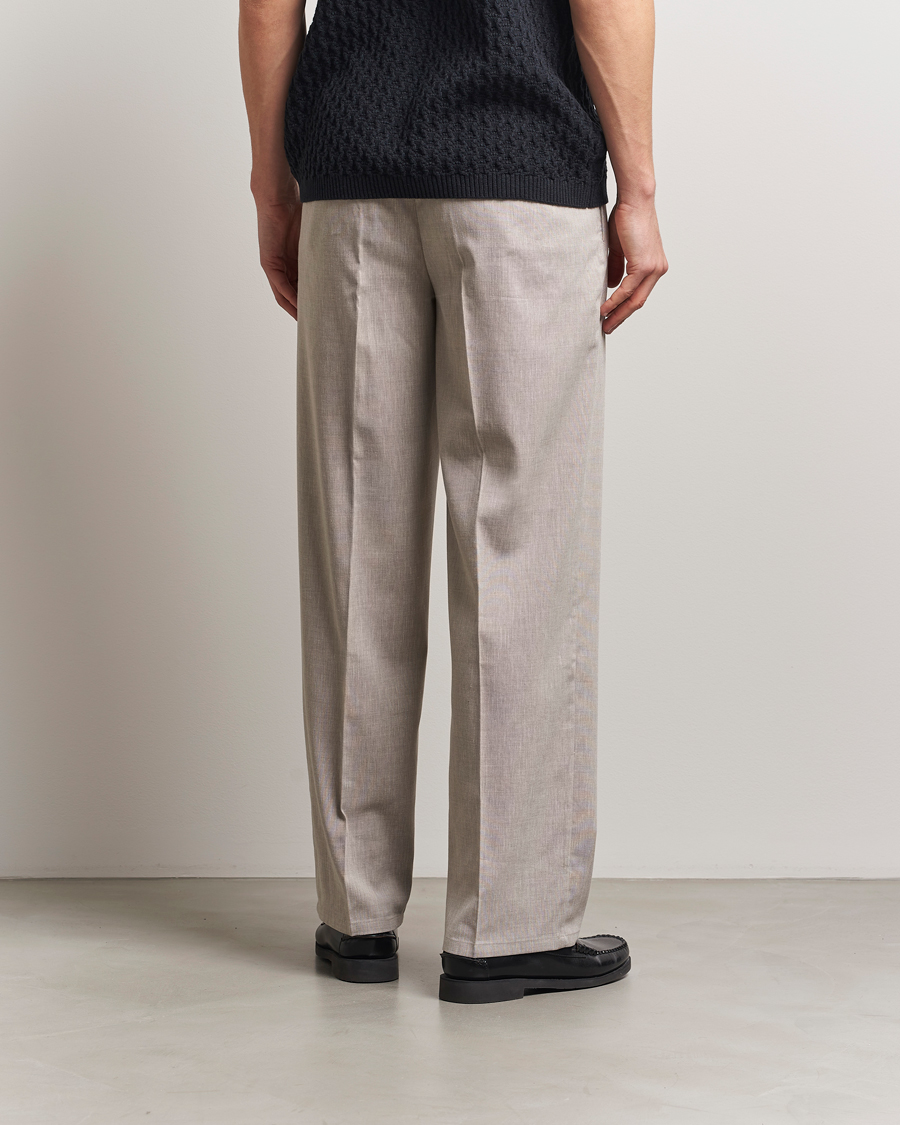 Heren | Broeken | LES DEUX | Reece Pleated Slub Suit Pants Light Sand