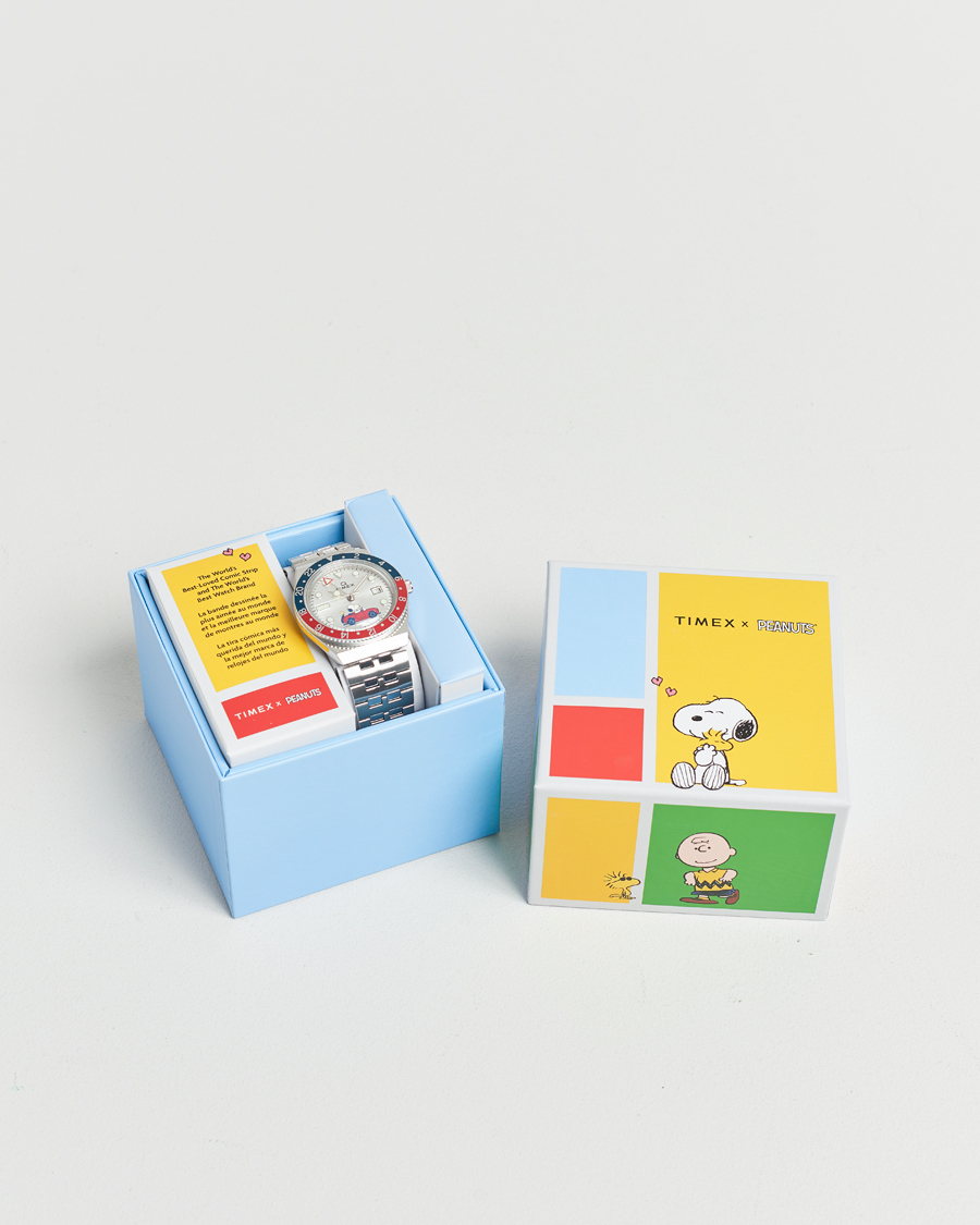 Heren | Timex Timex X Peanuts Q GMT Snoopy 38mm Silver Dial | Timex | X Peanuts Q GMT Snoopy 38mm Silver Dial