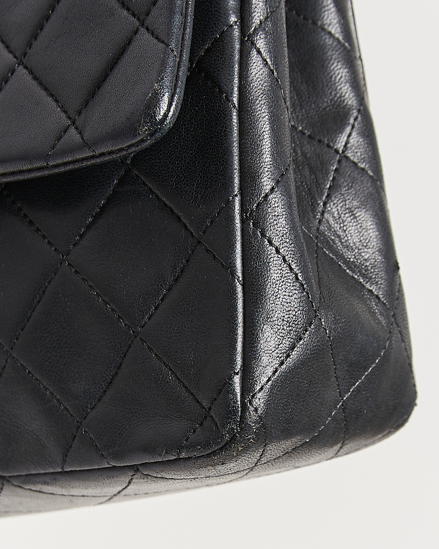 Homme | Chanel Pre-Owned Classic Medium Double Flap Bag Lambskin Black | Chanel Pre-Owned | Classic Medium Double Flap Bag Lambskin Black